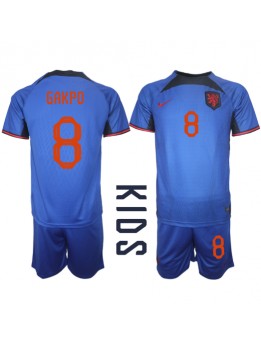 Otroški Nogometna dresi replika Nizozemska Cody Gakpo #8 Gostujoči SP 2022 Kratek rokav (+ hlače)